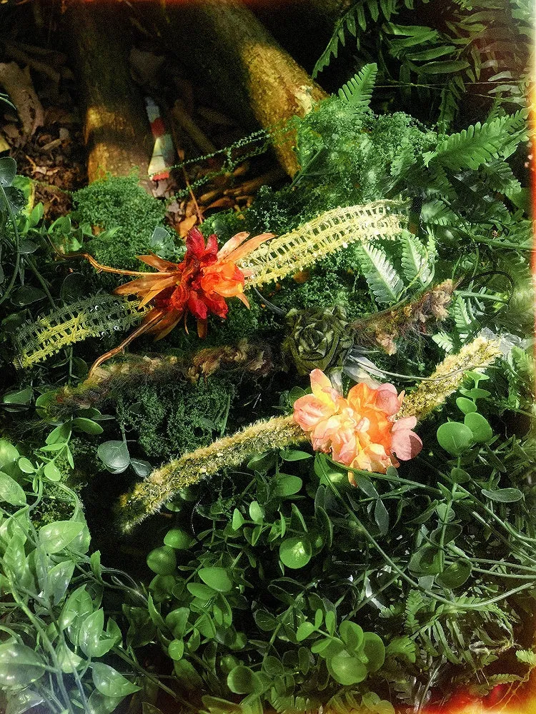 Fairy Goth Red / Green Flower Choker