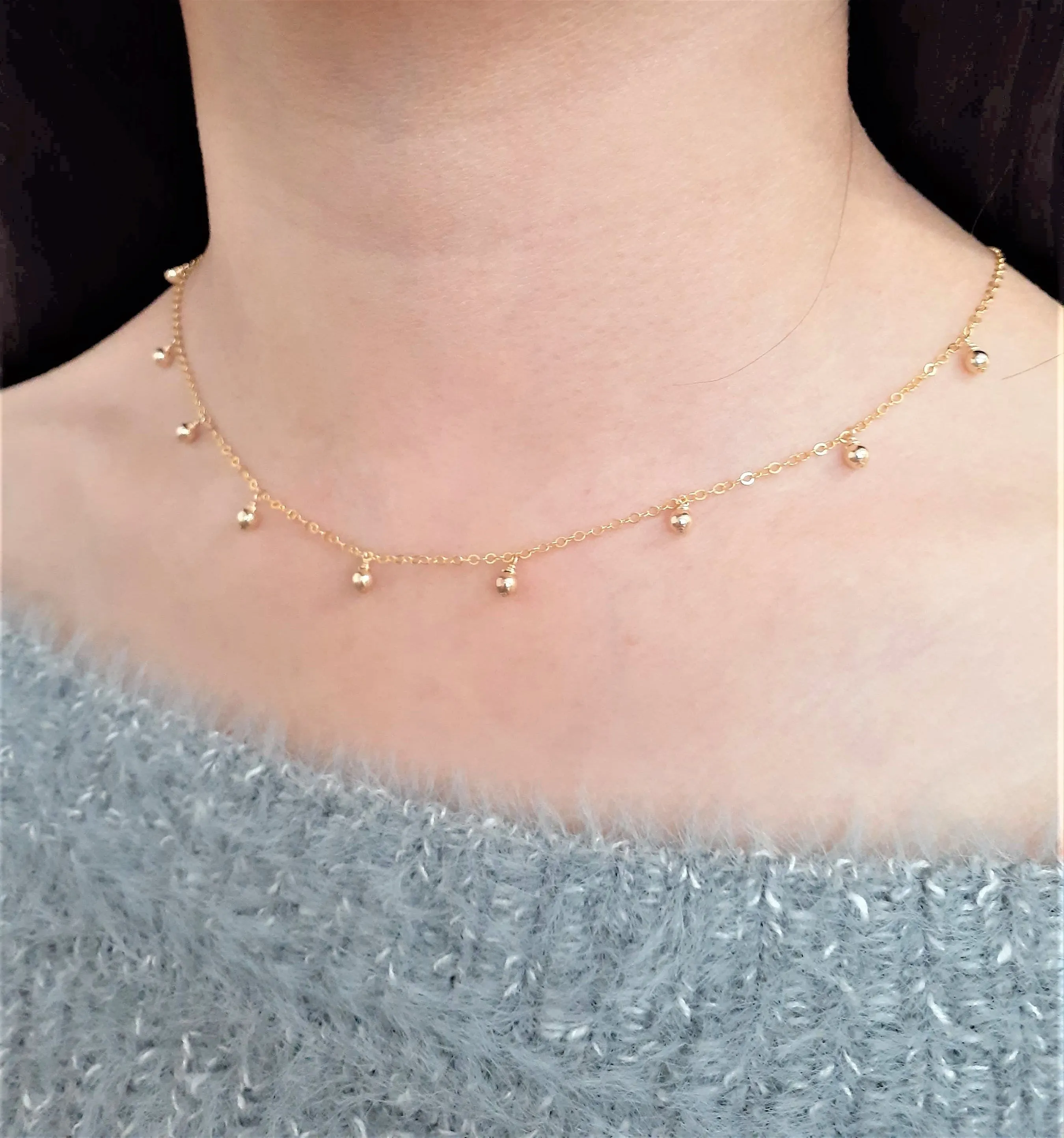 Simple Gold Drop Choker Necklace